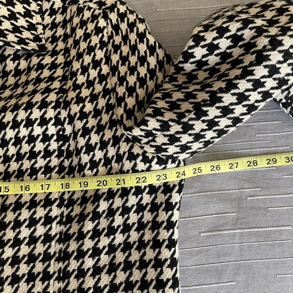 JM Collection Houndstooth Coat - Picture 8 of 9